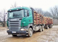 Перевозка бревен в Москве цена от рублей 🚚 Заказать перевозку бревен автотранспортом