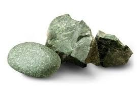 Камень Везувиан колотый и шлифованный обвалованный, 10 кг