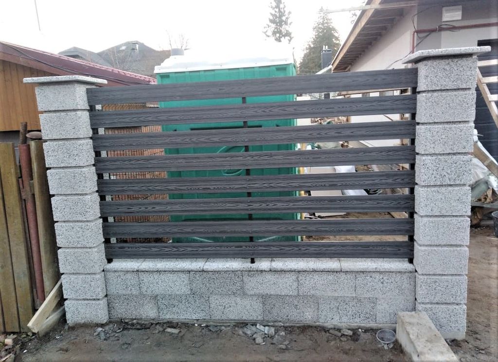 Постройка бетонного забора для частного дома своими руками