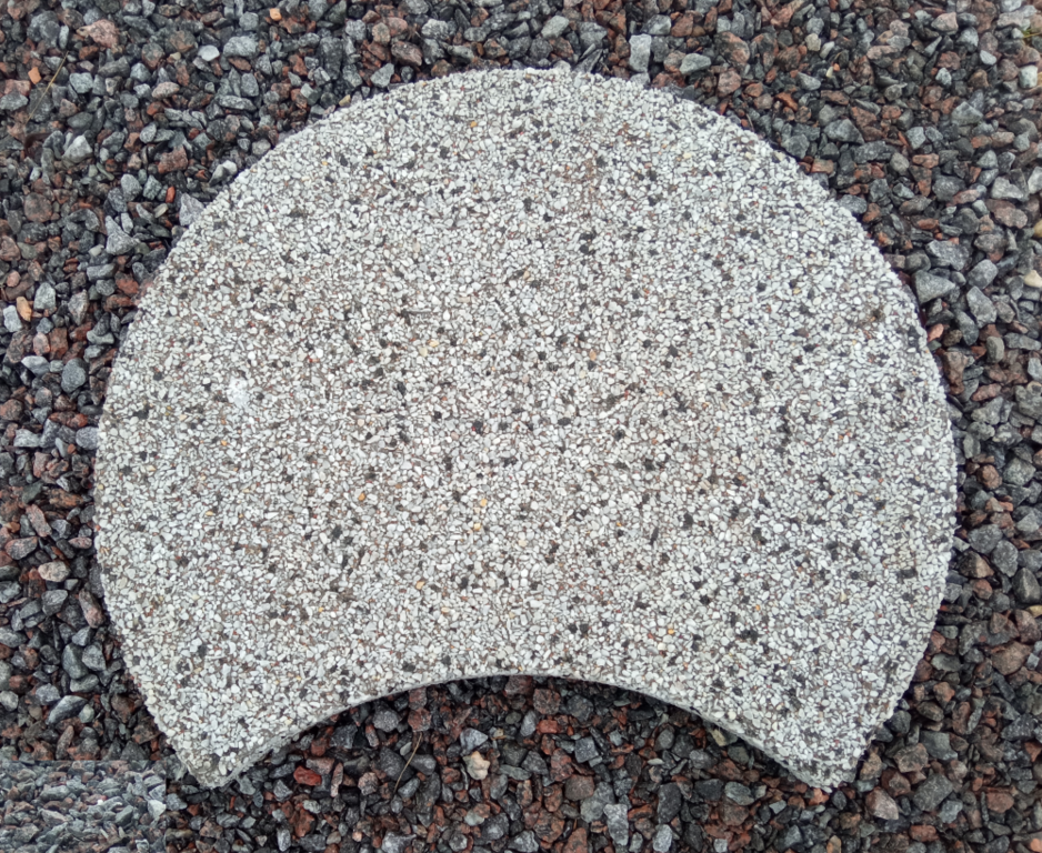 Плитка тротуарная для садовых дорожек круглая фактура Мрамор Шахматка, диаметр плитки 60 см, толщина 57 мм
