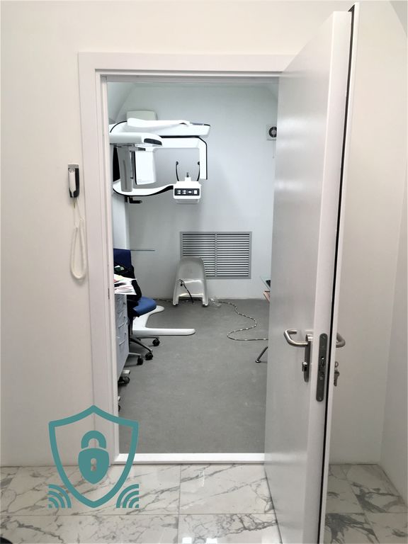 Дверь рентгенозащитная 980x2080 мм, Pb 1 мм, белая 4