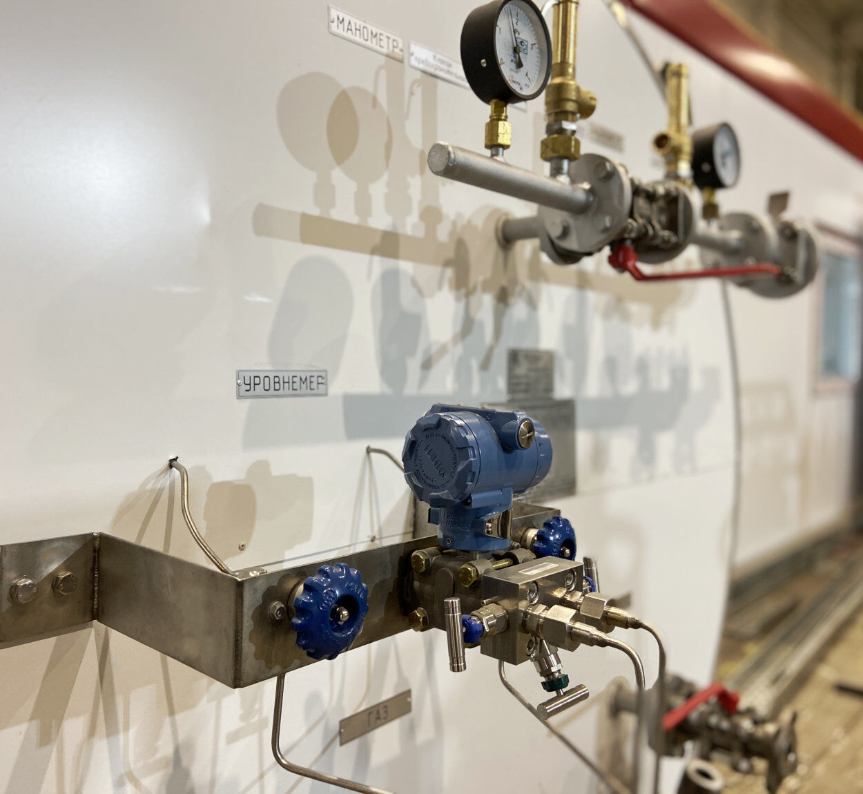 Өгей әкесі жыныс мүшесін шығарып алды және